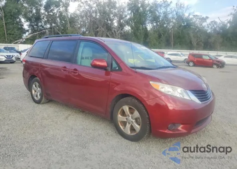 2013 Toyota Sienna Le from USA, damaged, VIN 5TDKK3DC8DS350228
